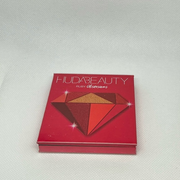 Huda Beauty Ruby Obsessions Eyeshadow Palette - Red and Gold - Picture 1 of 3